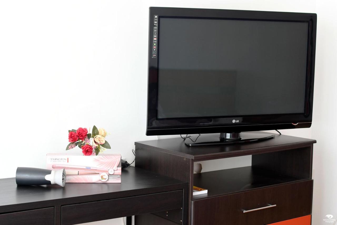 Modern Semi-Central 1 Bedroom Apartment, 3 Parks Nearby Bükreş Dış mekan fotoğraf